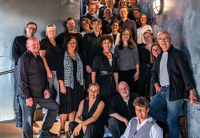 Bild zeigt die Mitglieder des Chors CantaRhei